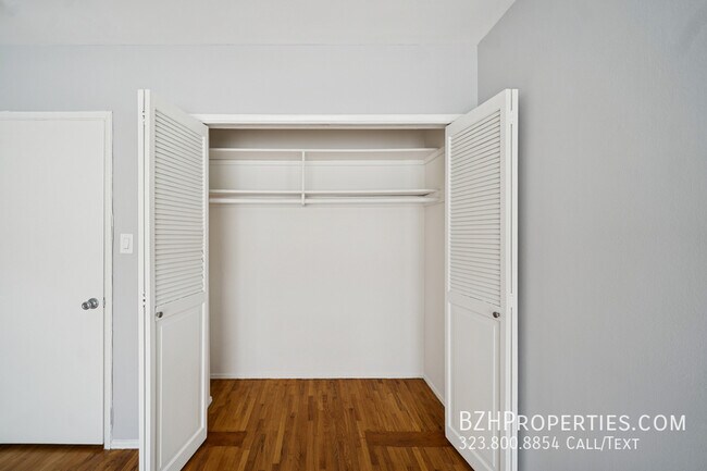 Building Photo - 5307 Vantage Ave