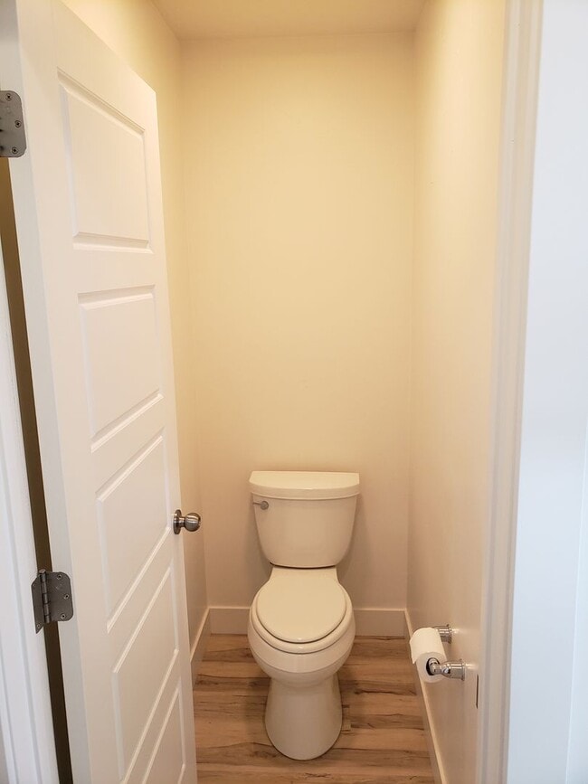 Building Photo - Trails and more at this Harvest Park Home in Mapleton!!