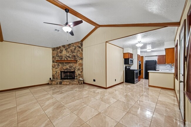 Building Photo - 2609 Raspberry Ln