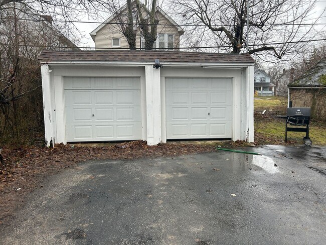 Building Photo - 3428 Altamont Rd