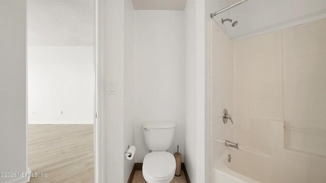 Building Photo - 1050 Bella Vista Blvd