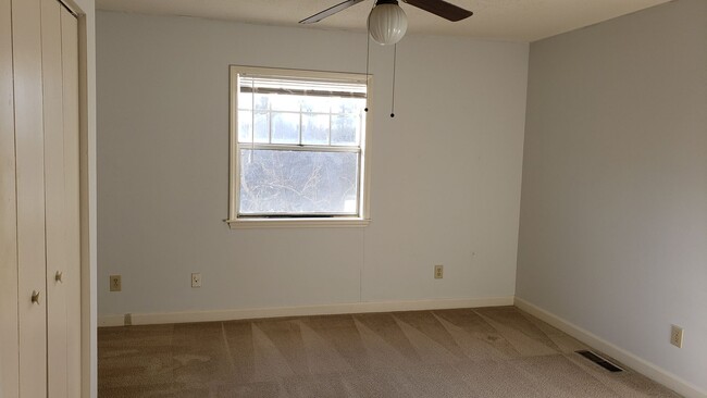 Building Photo - 2Bd 2.5 Ba $1250