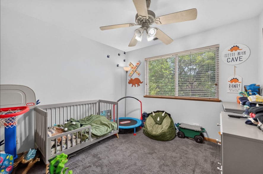 Building Photo - 949 Tanager Ct