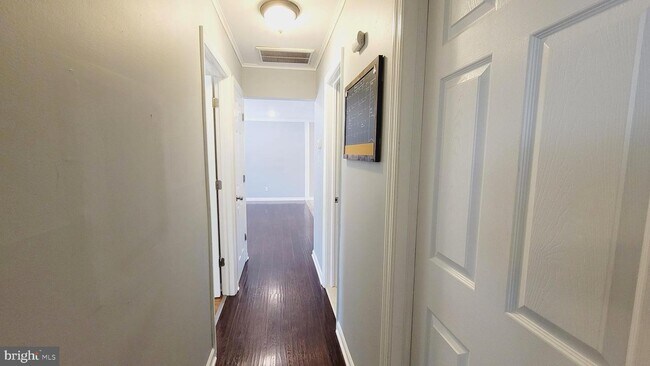 Building Photo - 79 Lanning St
