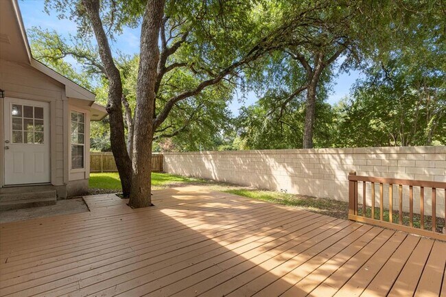 Building Photo - 4000 Witte Cove