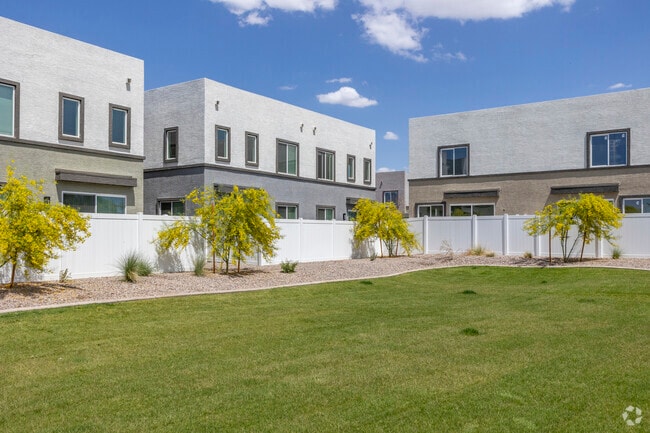 Outdoor Lounge Area - Raymond Place Townhomes