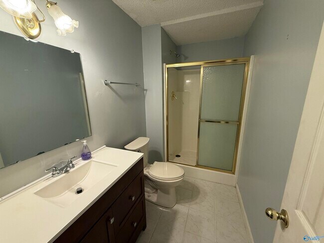 Building Photo - 122 Mykeys Way