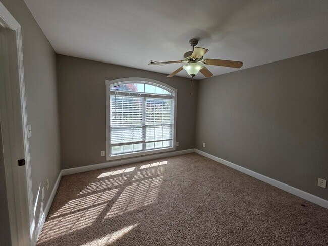 Building Photo - Holiday SPECIAL!! $500 OFF Your Move-In Co...