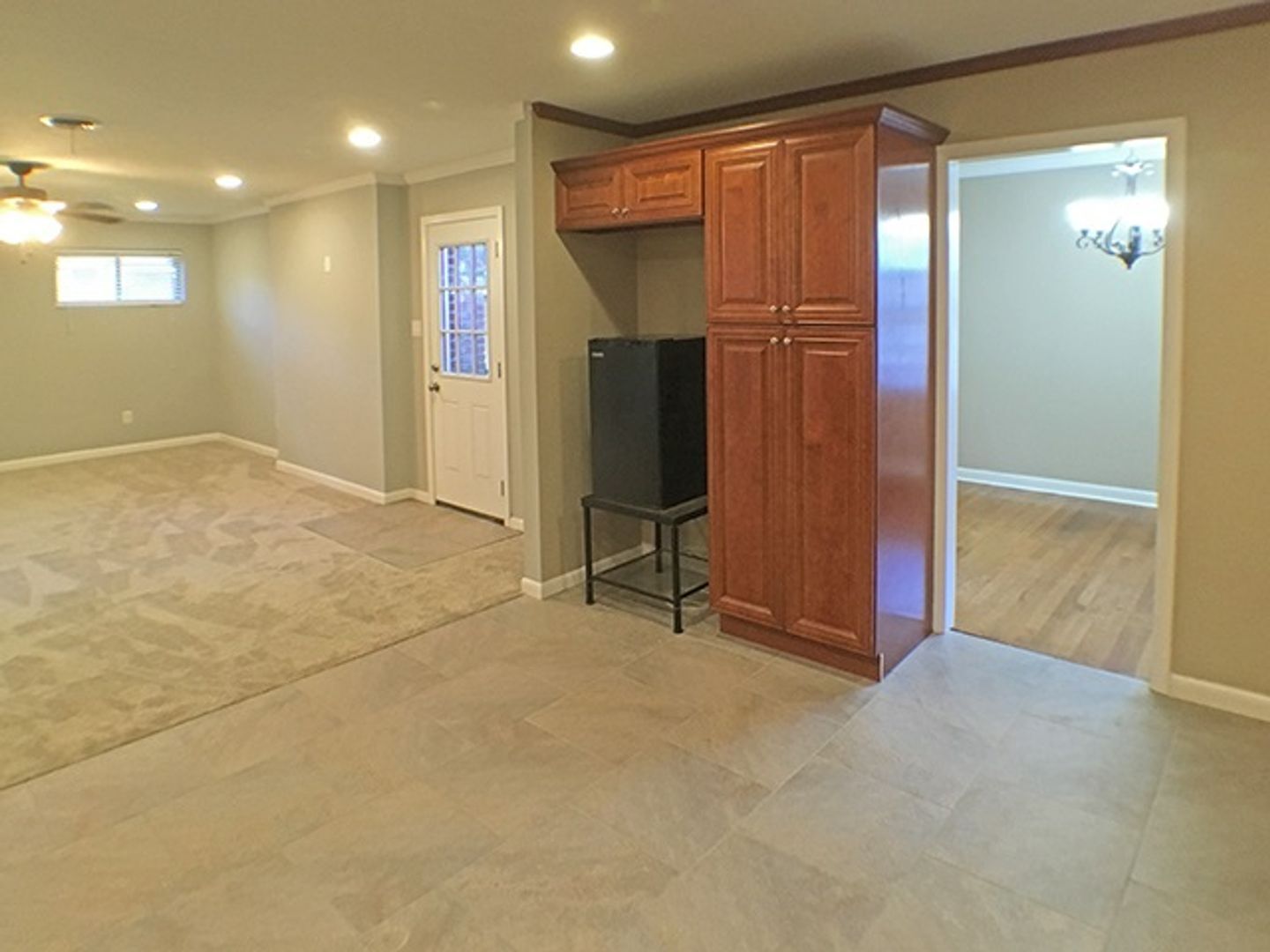Building Photo - 555 Herzl St