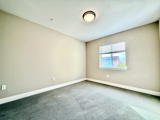 Building Photo - 7107 Oswego Ct