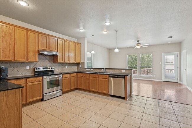 Building Photo - 6707 Buckhorn Cliff