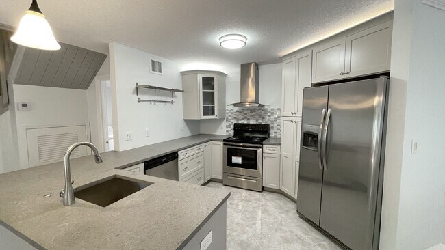 Building Photo - Spacious 2-Bedroom in Jupiter with 2.5 Baths!