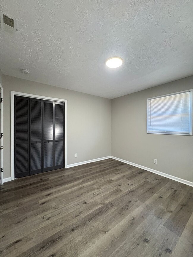 Building Photo - Welcome Home to Garfield Place Living: Where Comfort Meets Convenience