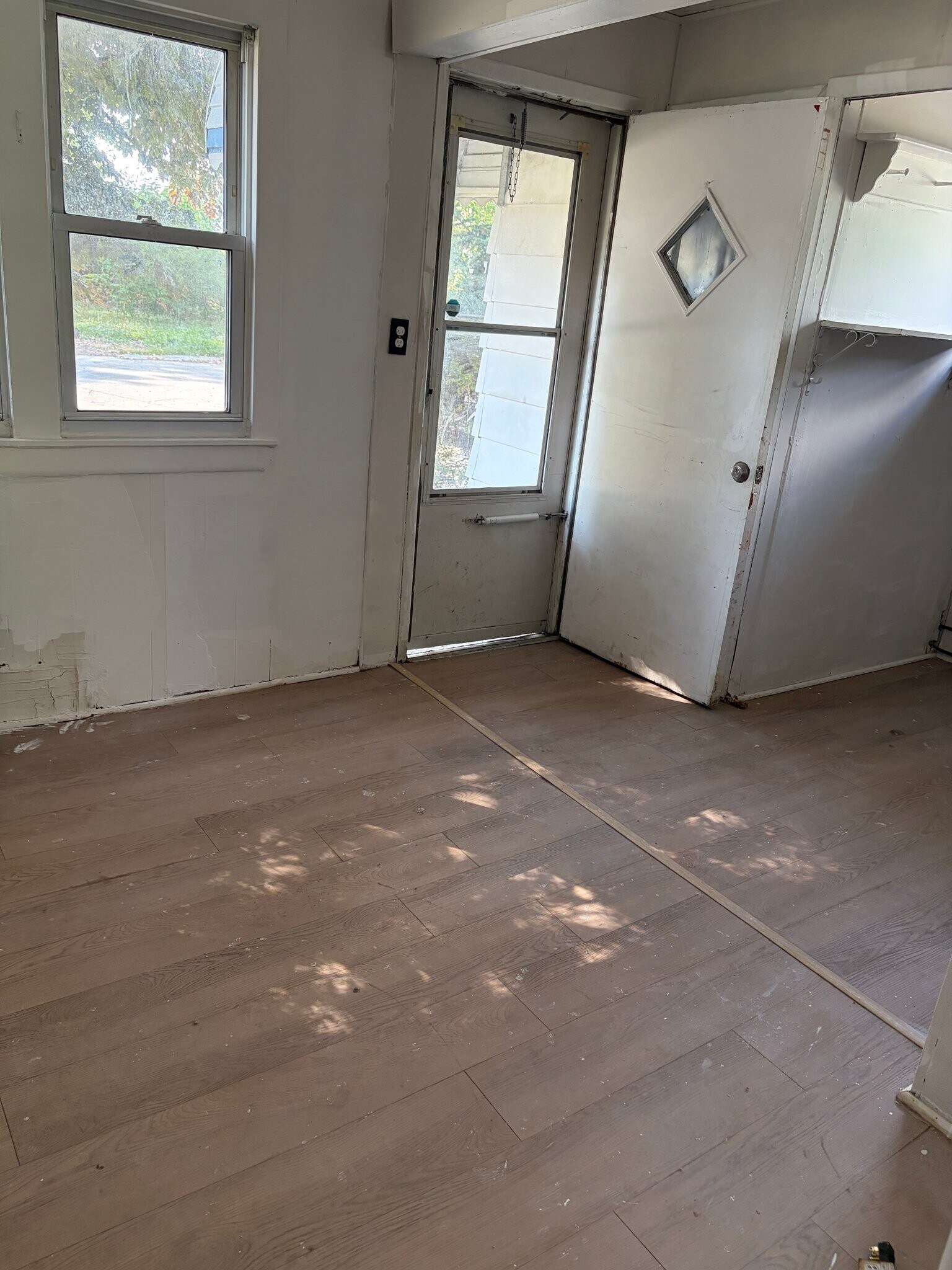 Building Photo - 33569 Berville Ct