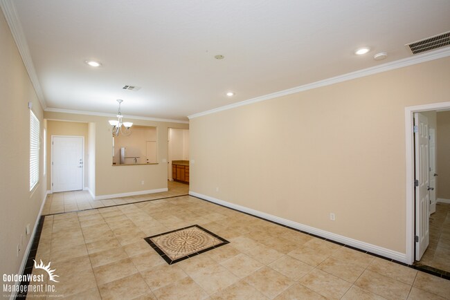 Building Photo - Inviting 3Bdm 2Ba Single-Story Home in Henderson! 55 Plus Community.