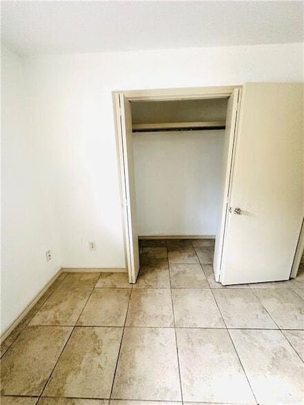 Building Photo - 2804 Gumwood Ave W