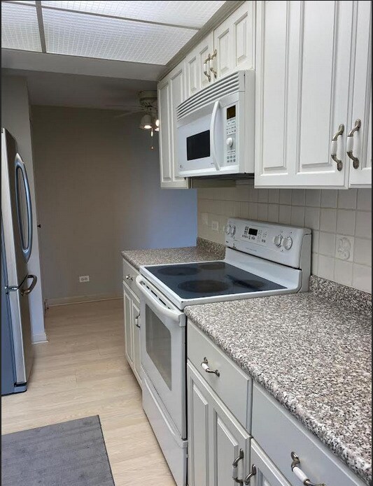 Building Photo - 6340 Americana Dr
