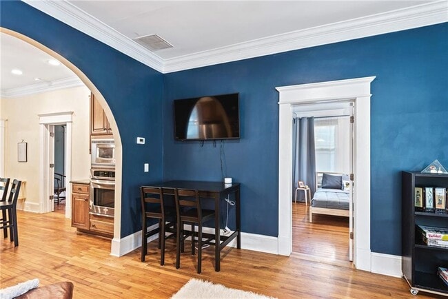 Building Photo - 363 5th St NE