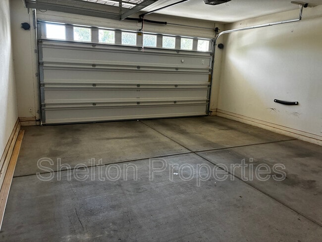 Building Photo - 10326 E Corbin Ave