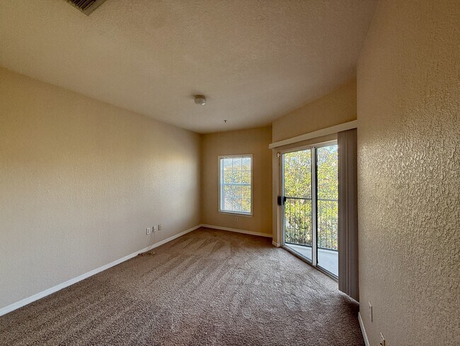 Building Photo - 3567 Conroy Rd