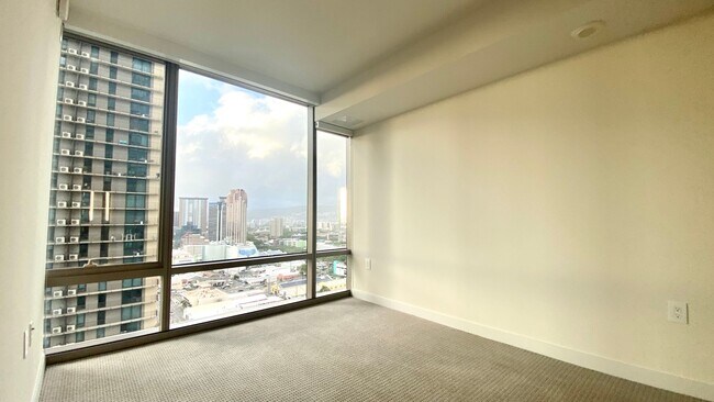 Building Photo - Available NOW - AE'O 1 BED 1 BATH w/ 1 COV...