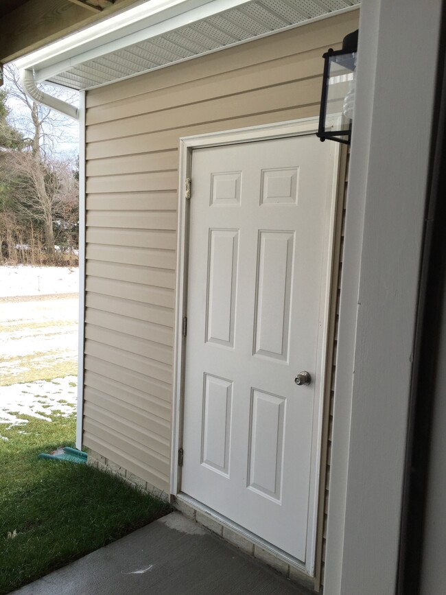 Outdoor shed under deck - 20902 Brunswick Ln