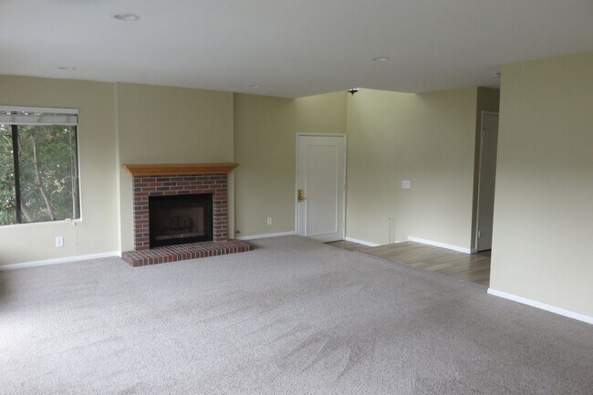 Building Photo - Townhome for Rent — La Jolla Village, South Point Community