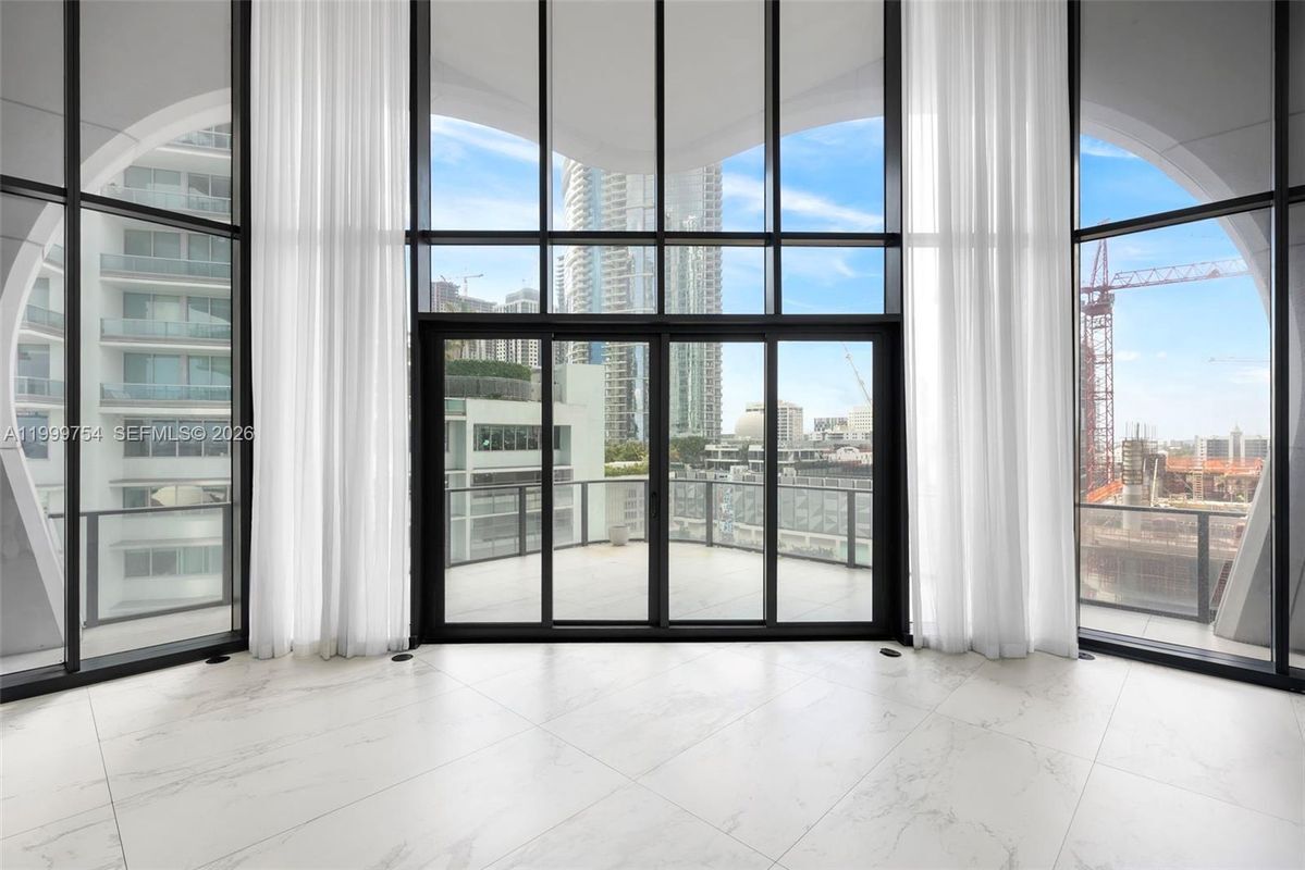 Building Photo - 1000 Biscayne Blvd