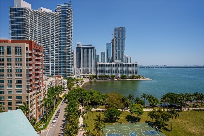 Building Photo - 1900 N Bayshore Dr