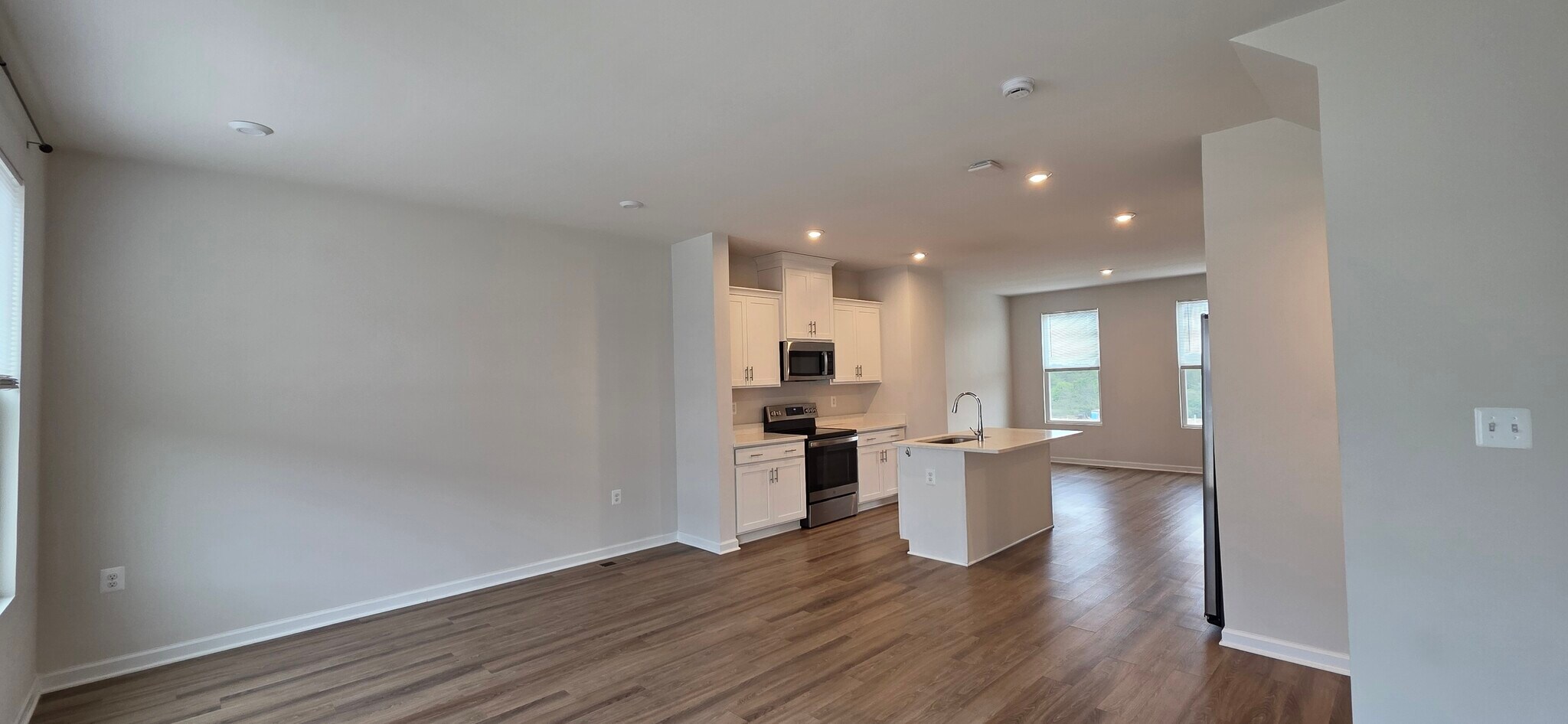 Kitchen Floor - 351 Presidents Pointe Ave