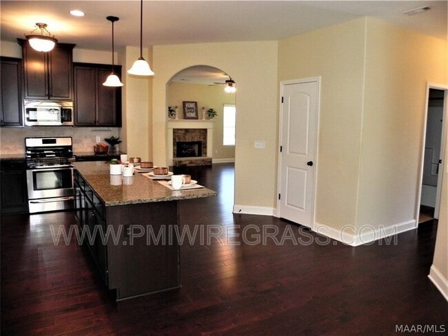 Building Photo - 87 Freedom Heights