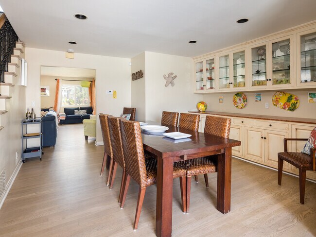 Building Photo - 416 Virginia St