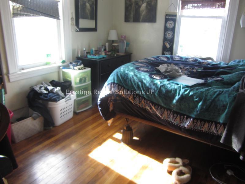 Building Photo - 33 Lourdes Ave