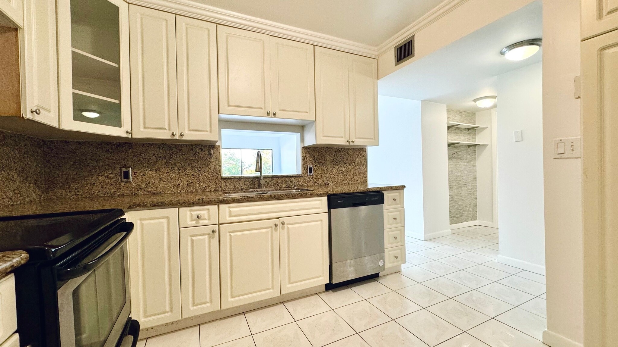 Kitchen - 130 S Shore Dr