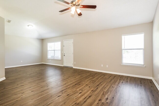 Building Photo - 12271 Cobblefield Cir N