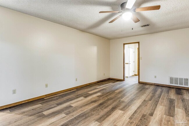 Building Photo - 6327 Heart Pine Dr