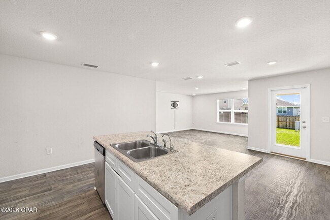 Building Photo - 5816 Viking Wy