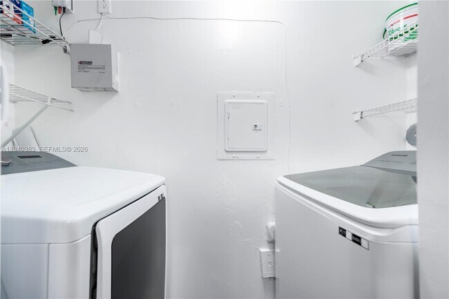 Building Photo - 2123 Renaissance Blvd