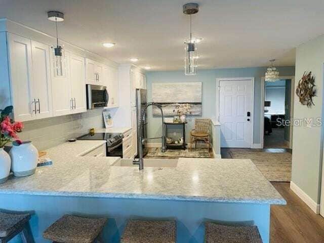 Building Photo - 113 1st St E