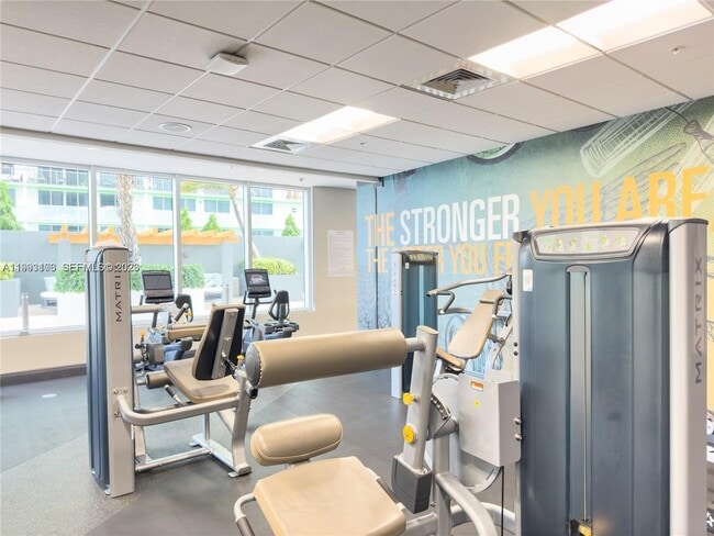 Building Photo - 1750 N Bayshore Dr