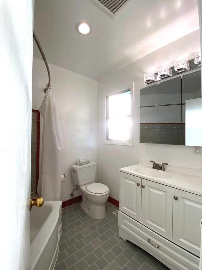 Building Photo - 7659 Stockton Ave