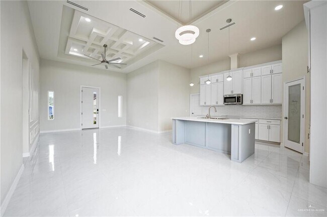 Building Photo - 19 E Boxwood Ave