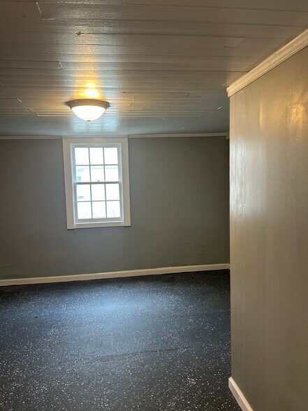 Building Photo - 404 S Green St