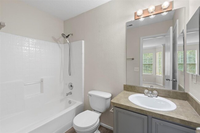 Building Photo - 6206 Scotchwood Dr