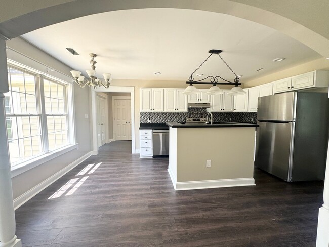 Building Photo - 121 Terrilynn Way