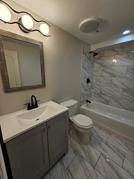 Building Photo - 4424 W 55th St