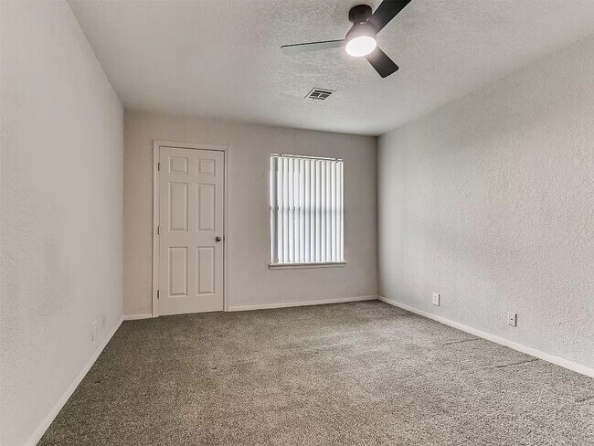 Building Photo - 11403 Springhollow Rd