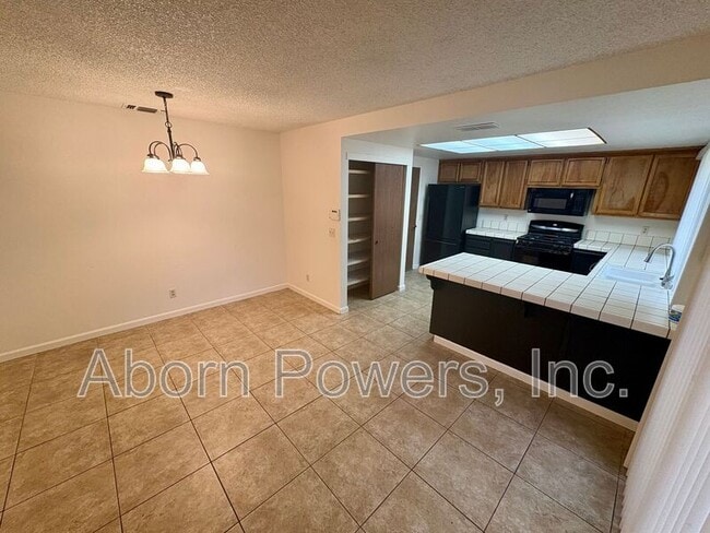 Building Photo - 752 Crosswind Dr