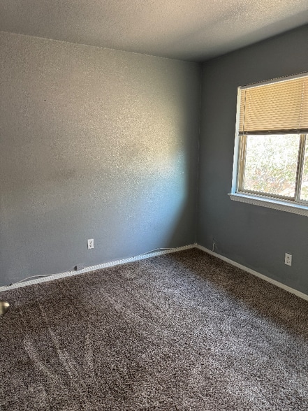 Building Photo - 11605 James Watt Dr