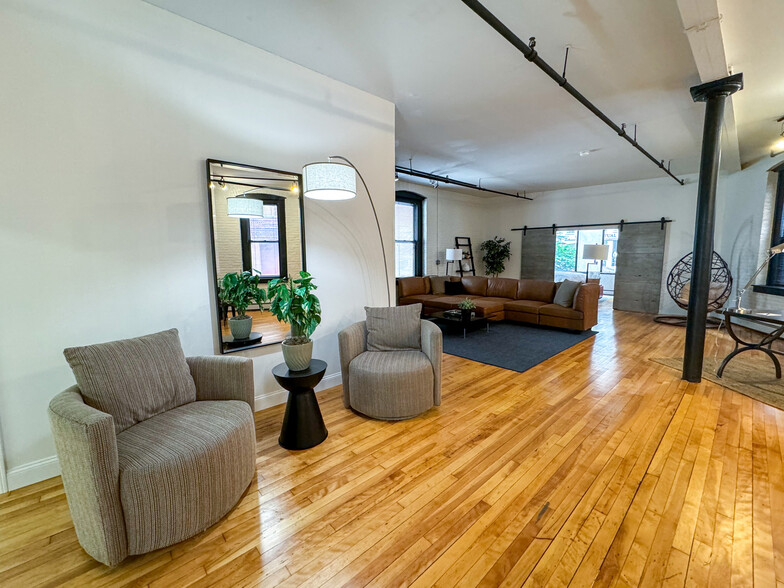 Apt 2A - 13 Stanhope St